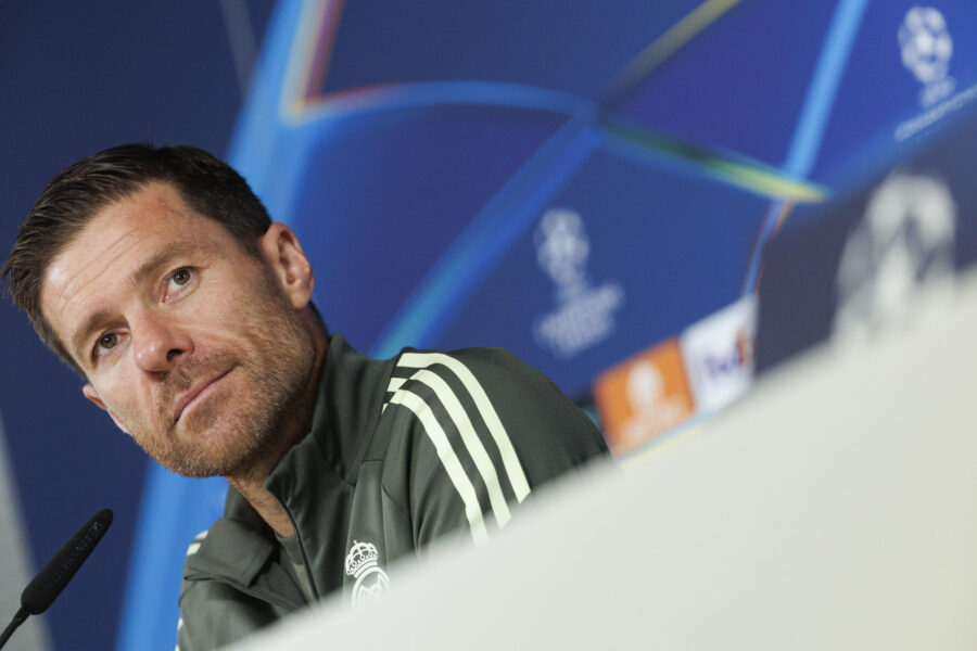 Xabi Alonso: «Estoy muy contento de ver a Vinícius disfrutar y sonreir»