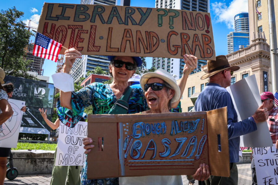 El 74 % de los votantes en Miami rechaza ceder un terreno público a la biblioteca de Trump