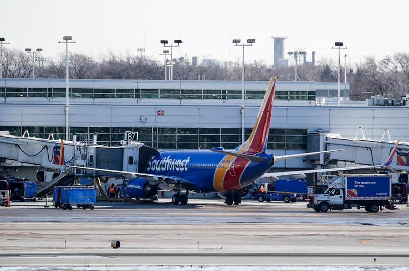 Cierre del Gobierno en EE.UU. amenaza con colapsar aeropuertos