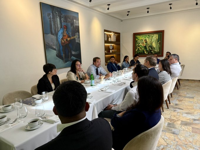 Embajador de la UE se reúne con periodistas salvadoreños para «establecer puentes de diálogo»