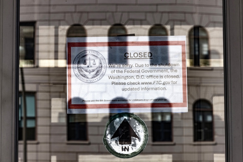 El cierre del Gobierno federal en EE.UU. podría costar hasta 14 mil millones de dólares en pérdidas económicas