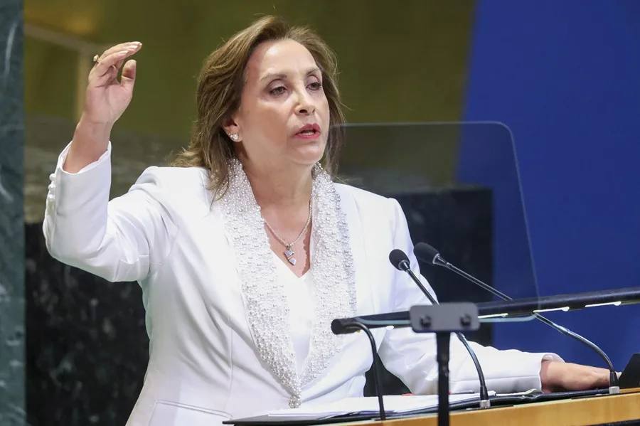 El Congreso de Perú convoca a la presidenta Boluarte para un proceso de destitución exprés