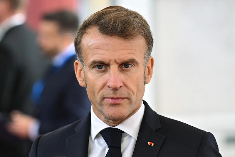 Macron se queda solo en medio de la crisis política francesa mientras la extrema derecha gana terreno