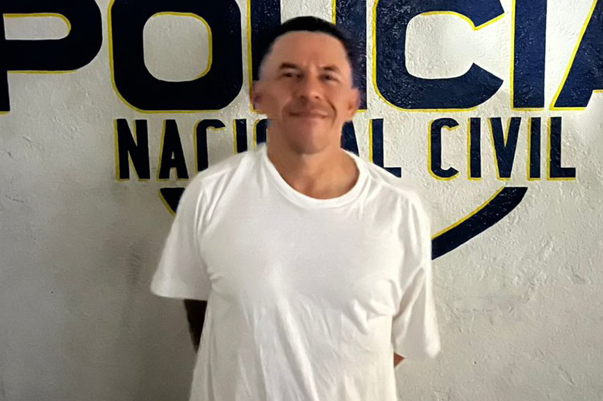 Detienen a hombre que golpeó y abusó sexualmente de su pareja