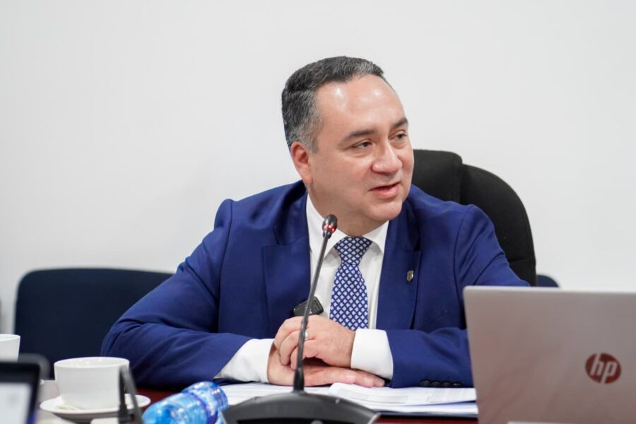 Fiscal dice que $91.6 millones de presupuesto 2026 «es adecuado» pero posiblemente pida «refuerzos» por litigios