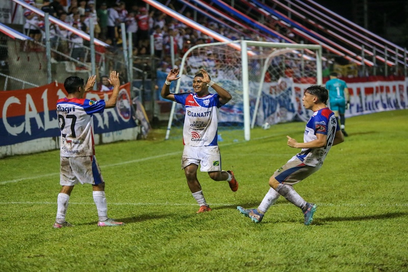 Firpo acorta distancia con Alianza tras goleada al Cacahuatique