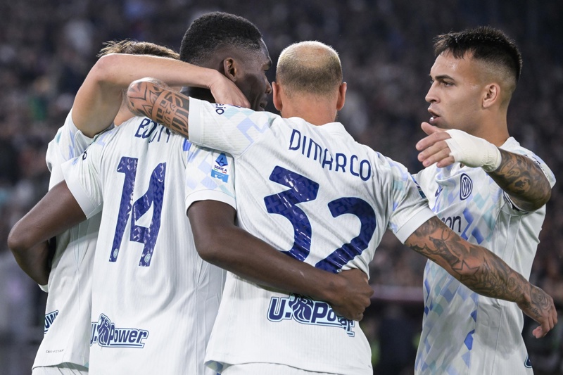 El Inter de Milán derrota a la Roma y se sube al liderato de la Serie A