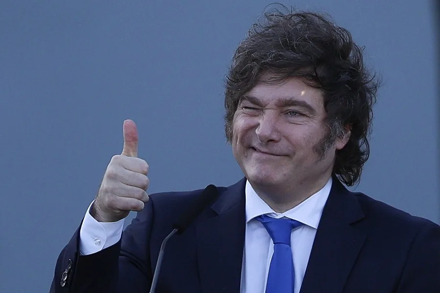 Milei llama “impresentable” a Pedro Sánchez en Madrid