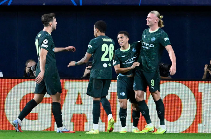 Manchester City vence 0-2 al Villarreal y sigue firme en Champions