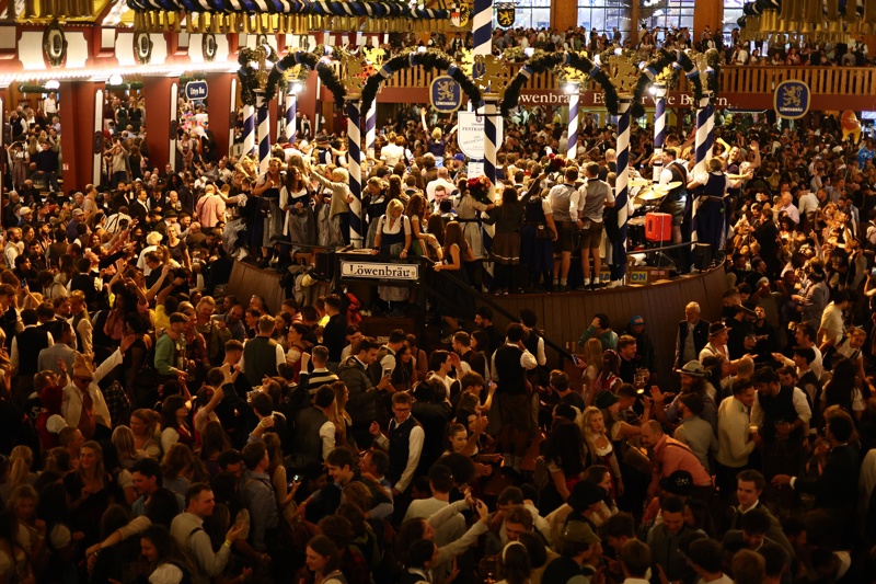 El Oktoberfest de Múnich cierra con 6.5 millones de visitantes y menor consumo de cerveza