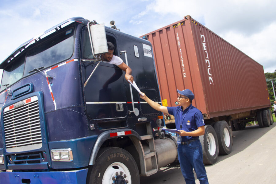 Así puede un empresario obtener la certificación como operador confiable