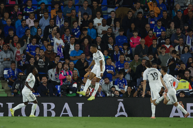 Real Madrid vence por la mínima al Getafe y llega líder al Clásico ante el Barcelona