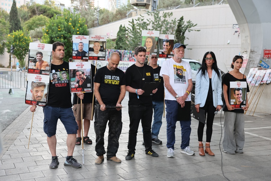 Israel conmemora dos años del ataque de Hamás y exige regreso de rehenes