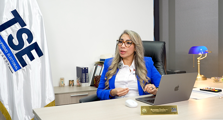 Presidenta del TSE pide a salvadoreños que actualicen sus domicilios antes de elecciones 2027