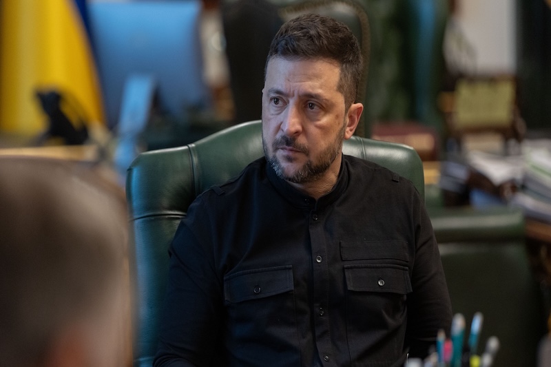 Zelenski pide mayor presión internacional para detener a Rusia