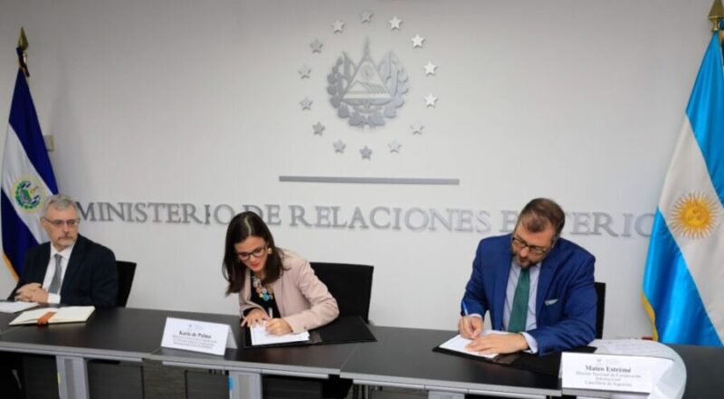 El Salvador y Argentina acuerdan proyectos de mitigación de riesgos, deportes y sanidad agropecuaria para 2025-2027