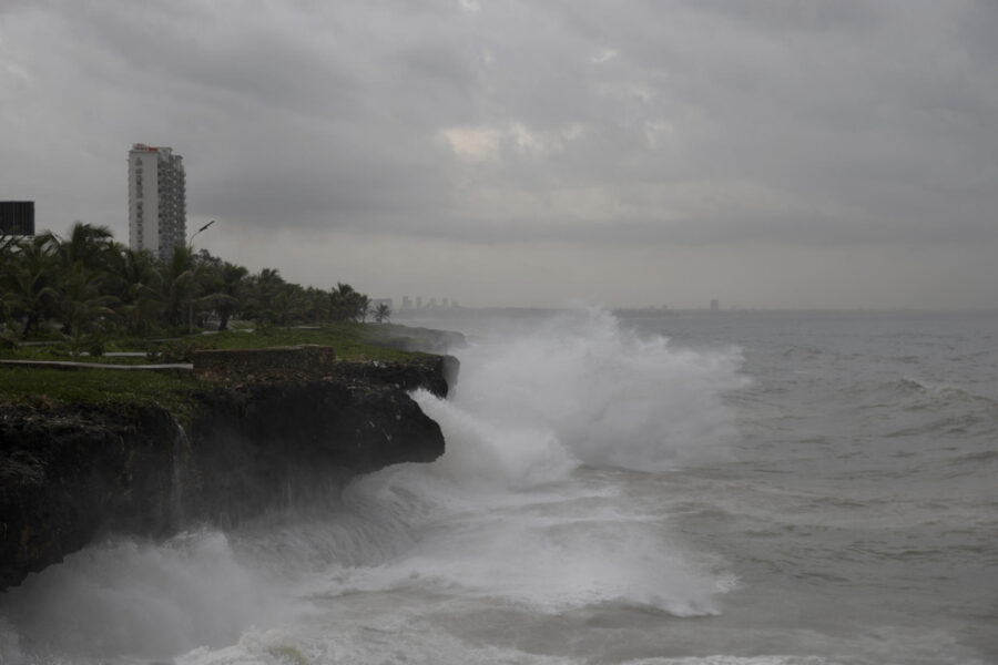 Melissa podría convertirse en huracán el jueves en su ruta hacia Haití y Jamaica