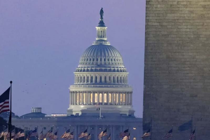 El cierre de Gobierno en Estados Unidos deja los primeros despidos, retrasos y amenaza a las tropas