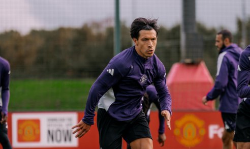 Lisandro Martínez vuelve a entrenar con el Manchester United tras ocho meses de baja