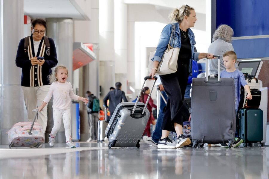 Tormentas en EEUU complican inicio de una temporada récord de viajes por Acción de Gracias