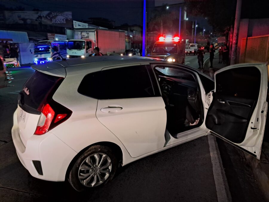 Accidente entre un vehículo y una motocicleta deja a un lesionado en Apopa