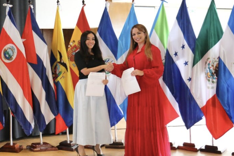 Paraguay y El Salvador firman acuerdo para modernizar la gestión pública