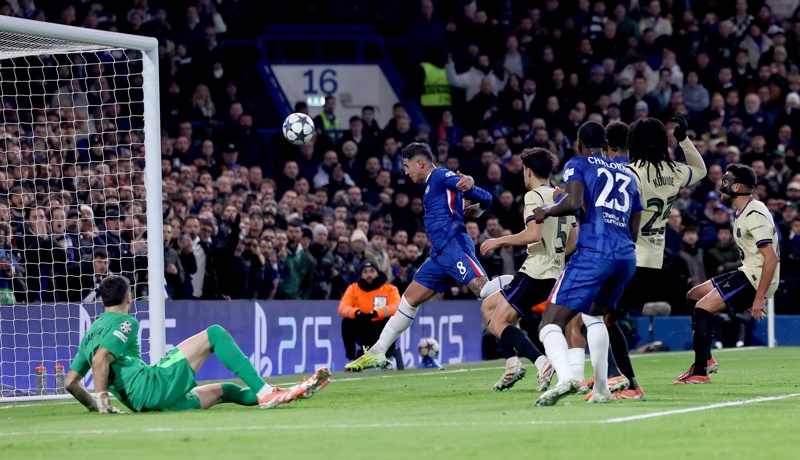 El Chelsea golea 3-0 al Barça y complica su pase a octavos