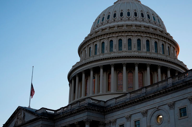 Senadores republicanos y demócratas alcanzan acuerdo para reabrir gobierno federal: medios