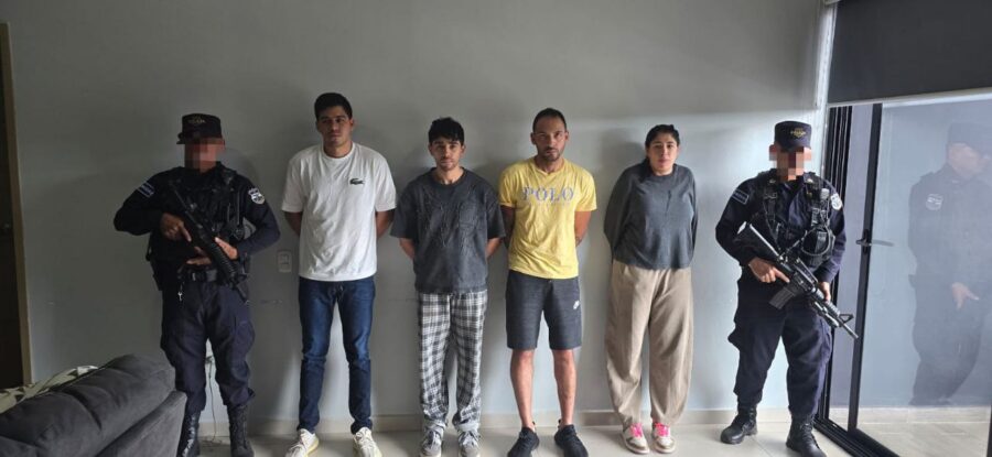 Capturan a tres venezolanos y un mexicano que intentaron abrir cajeros automáticos para extraer dinero