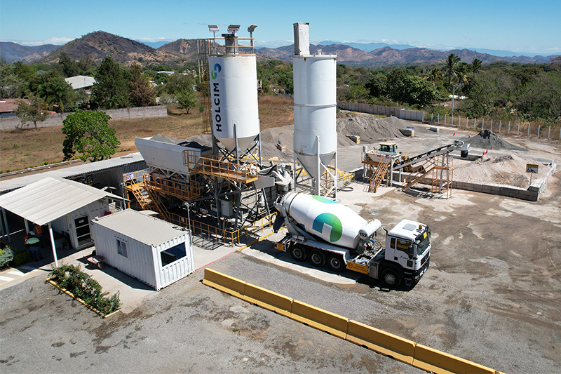 Holcim invertirá $30 millones en los próximos dos años para aumentar su capacidad en El Salvador