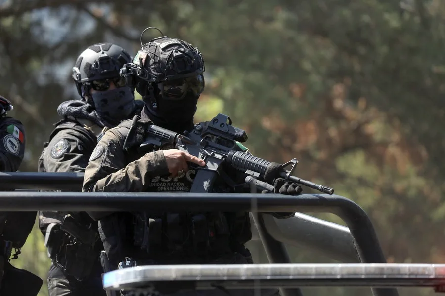 El gobierno mexicano lanza ofensiva contra doce cárteles en Michoacán