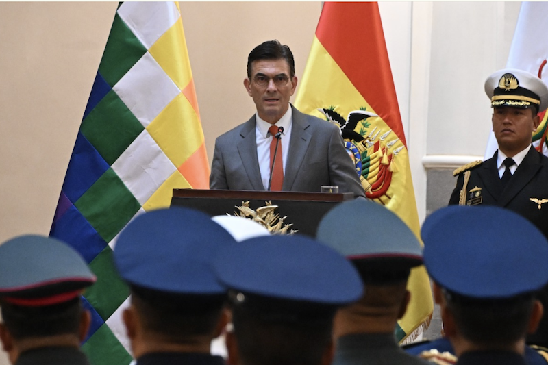 Presidente de Bolivia prioriza crisis nacional y rechaza disputas internas