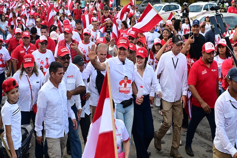 Honduras llega a elecciones en clima tenso y denuncias de fraude