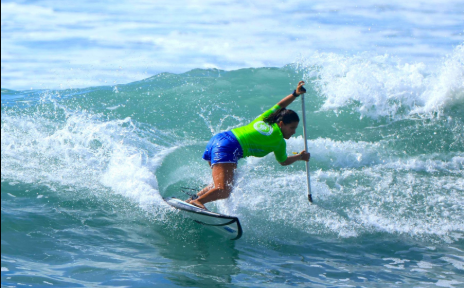 La salvadoreña Josselyn Alabi destaca en el Mundial ISA SUP & Paddleboard 2025