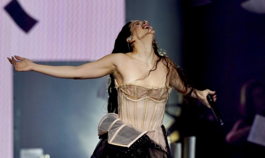 Cardenal afirma que Rosalía capta una necesidad de acercarse a lo espiritual