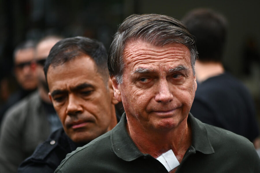 Detienen a Bolsonaro por intentar romper su tobillera electrónica, y sus seguidores se indignan