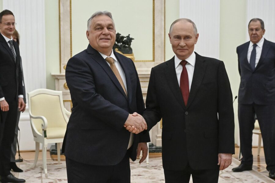 Vladímir Putin acepta la propuesta de Víktor Orbán de que Budapest acoja negociaciones de paz para Ucrania