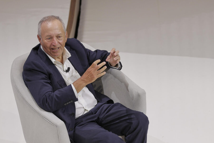 Harvard investiga la relación entre el exsecretario Larry Summers y el pederasta Jeffrey Epstein