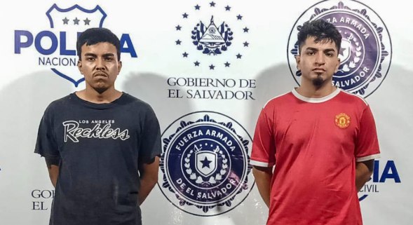 Detienen a dos jóvenes con varias porciones de marihuana en Soyapango