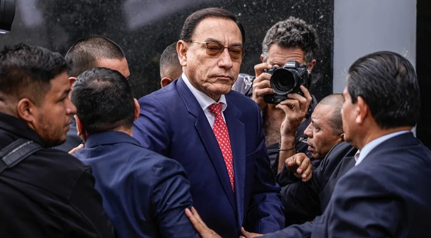 El expresidente de Perú Martín Vizcarra es condenado a 14 años de prisión por sobornos