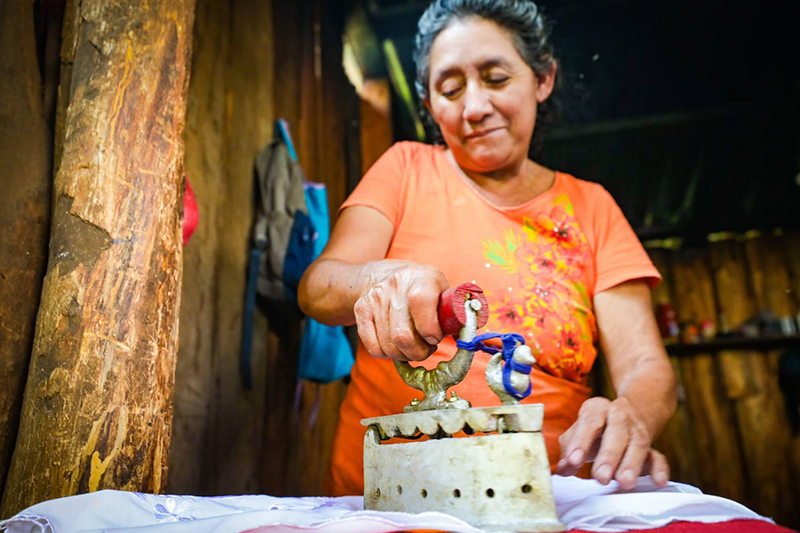 Casi 18,000 hogares salvadoreños no tienen suministro de energía eléctrica