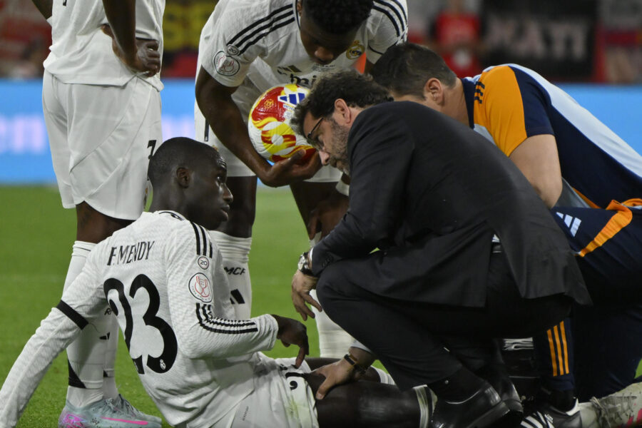 Ferland Mendy, lateral del Real Madrid, sufre nueva lesión y se despide del 2025