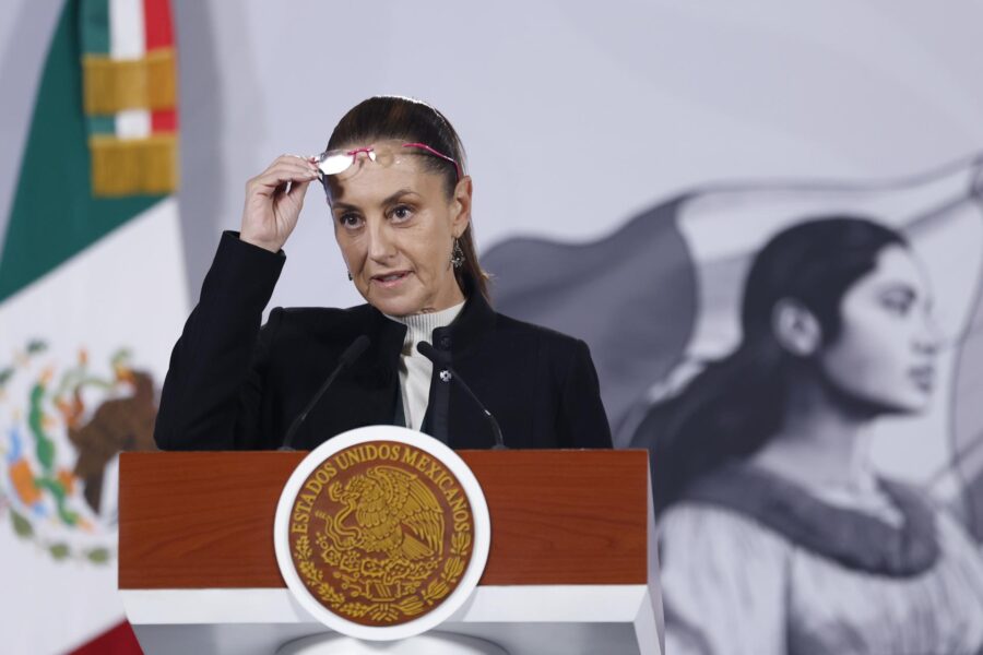 Claudia Sheinbaum presume haber recorrido 104,000 kilómetros en 2025 en viajes por todo México