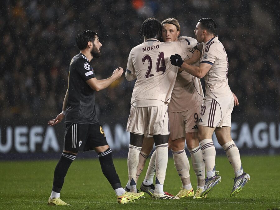 Ajax remonta 4-2 al Qarabag y mantiene viva la esperanza en Champions League