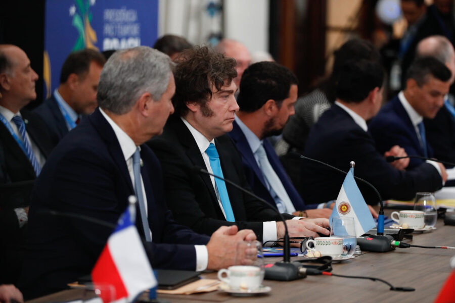 Milei insta a Mercosur a apoyar presión militar de Estados Unidos contra Venezuela