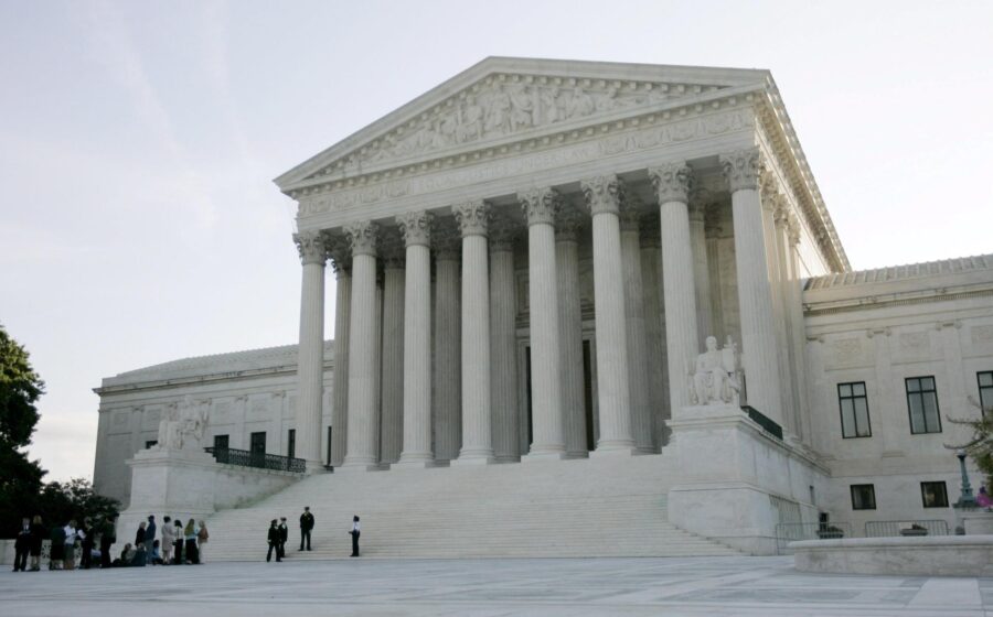 El Tribunal Supremo de EEUU se inclina por aumentar el poder de Trump sobre las agencias independientes