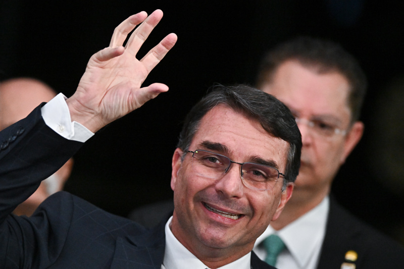 Flávio Bolsonaro, hijo mayor del expresidente, será candidato presidencial en Brasil en 2026