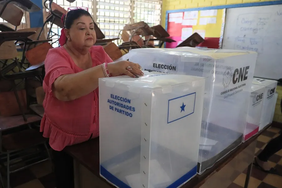 EE.UU. no ve fraude en elecciones de Honduras pese a parálisis del escrutinio