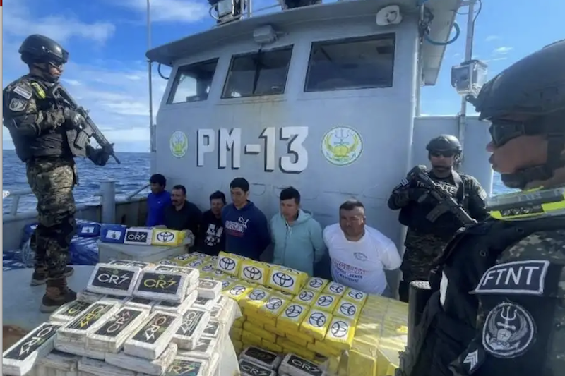 Condenan a 10 años de cárcel a seis extranjeros capturados en altamar con cargamento de cocaína