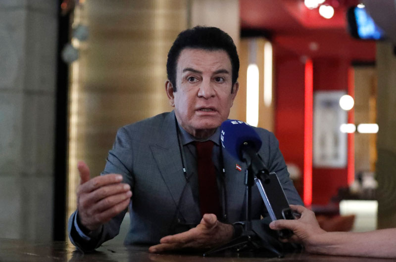 Nasralla descarta hablar de fraude, pero denuncia cambios repentinos en el escrutinio